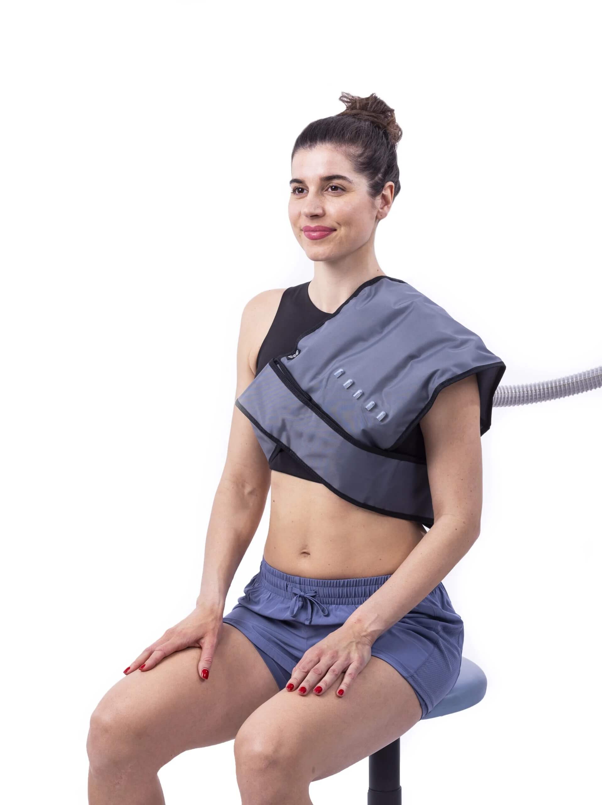 Le BTL Cryothérapie combine des techniques dynamiques conventionnelles et une application mains libres. Il offre des températures très basses (jusqu’à –35 °C) pour réduire l’inflammation, soulager la douleur et détendre les muscles, avec ou sans compression, selon l’application.
