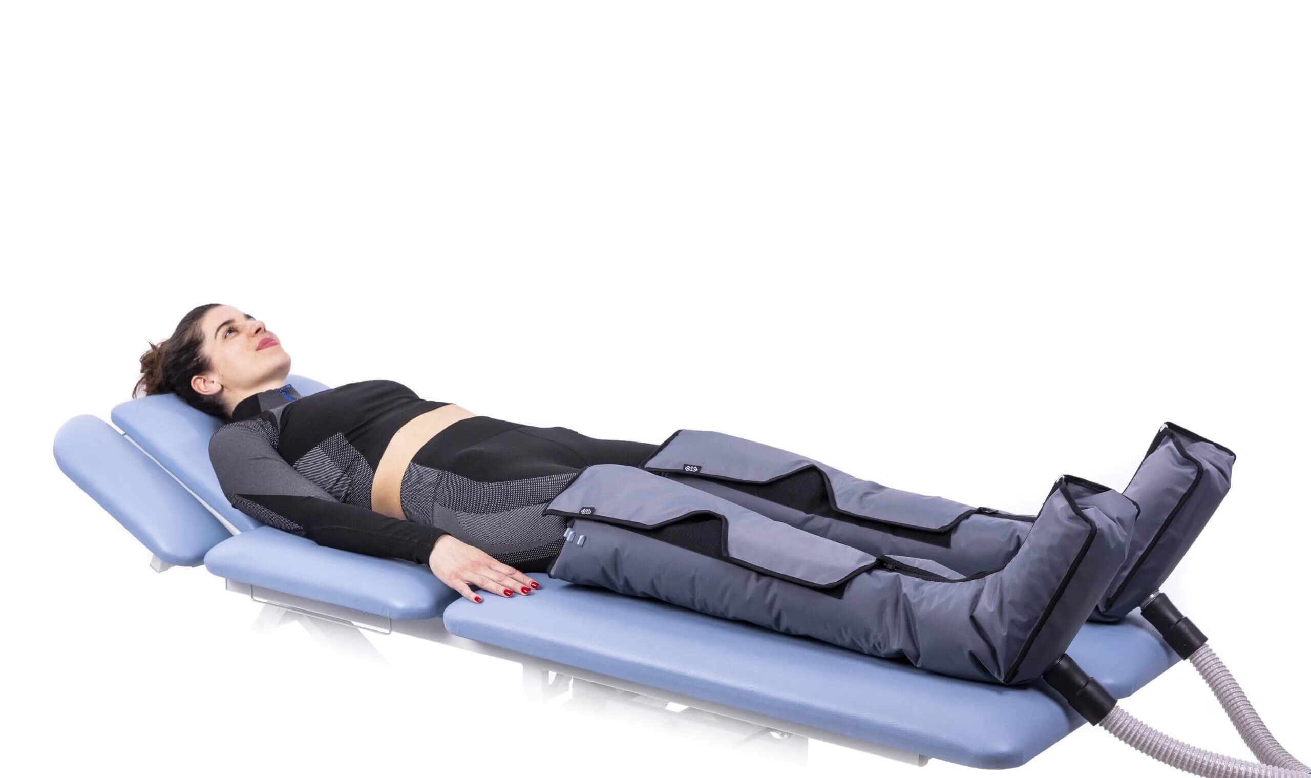 Le BTL Cryothérapie combine des techniques dynamiques conventionnelles et une application mains libres. Il offre des températures très basses (jusqu’à –35 °C) pour réduire l’inflammation, soulager la douleur et détendre les muscles, avec ou sans compression, selon l’application.