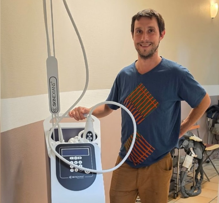 Installation d’un FULLSKIN® Skinexians chez Mathieu Hauber, kinésithérapeute à Neuves-Maisons